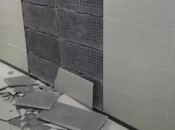 南涧瓷砖空鼓维修公司分享下南涧墙砖松动维修的知识